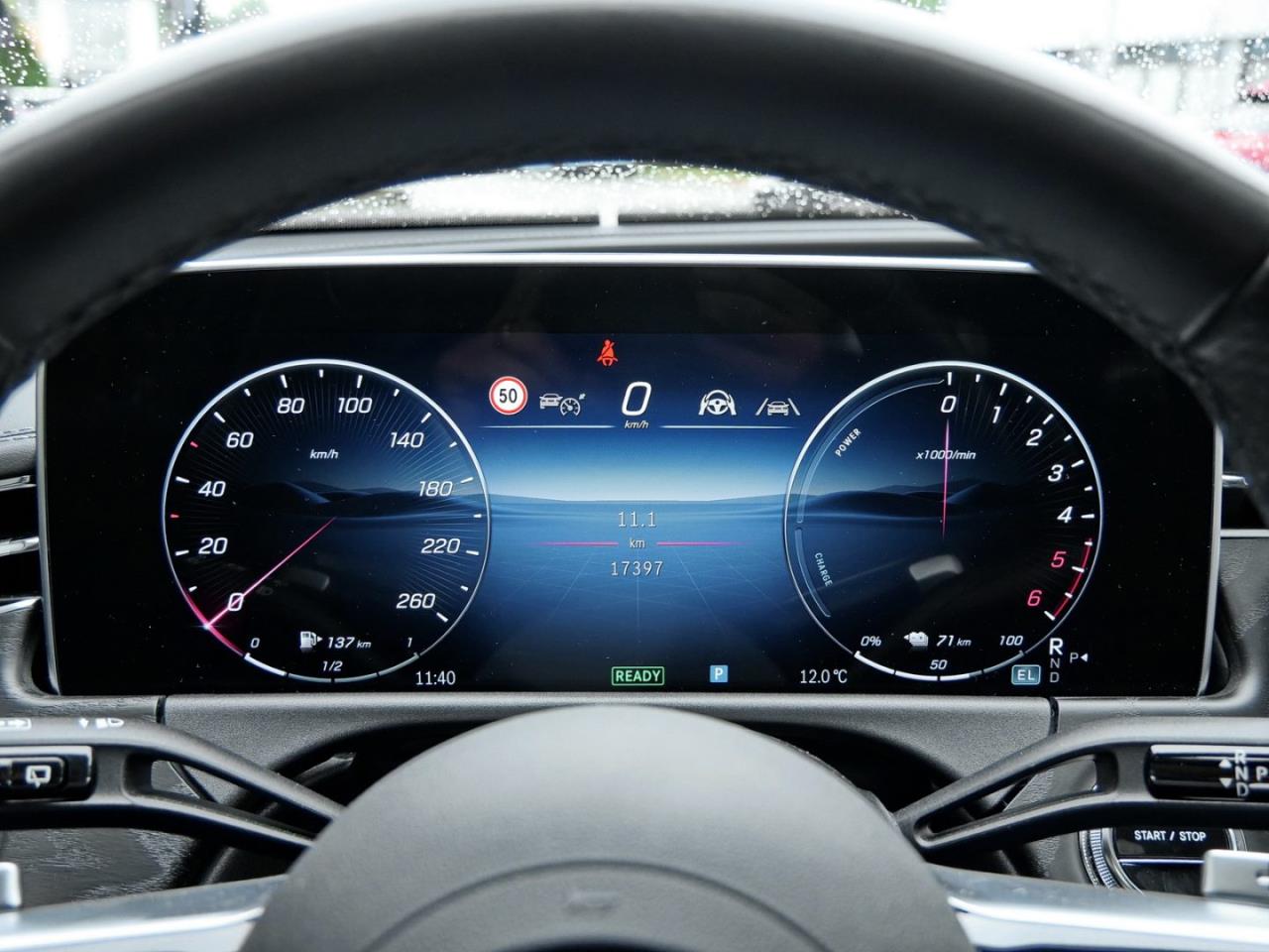 Mercedes-Benz E 300 de 4M T AMG Distronic Memory 360° AHK