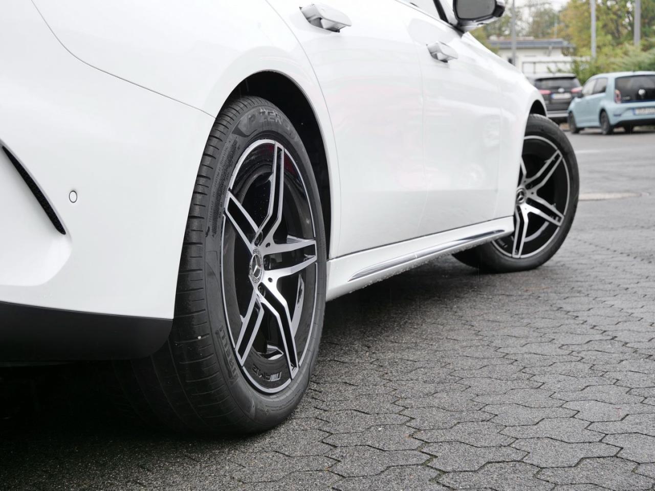Mercedes-Benz E 300 de 4M T AMG Distronic Memory 360° AHK