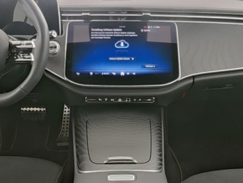Mercedes-Benz E 300 de 4M T AMG Distronic Memory 360° AHK
