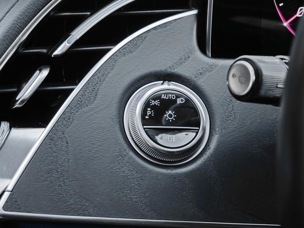 Mercedes-Benz E 300 de T Avantgarde Distronic Memory 360° AHK
