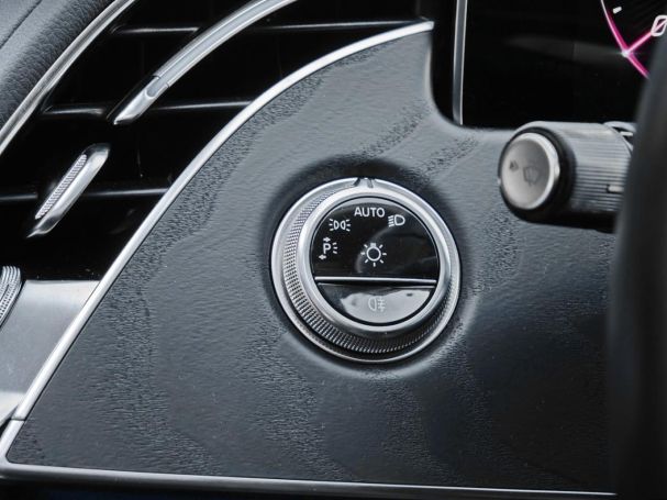 Mercedes-Benz E 300 de T Avantgarde Distronic Memory 360° AHK