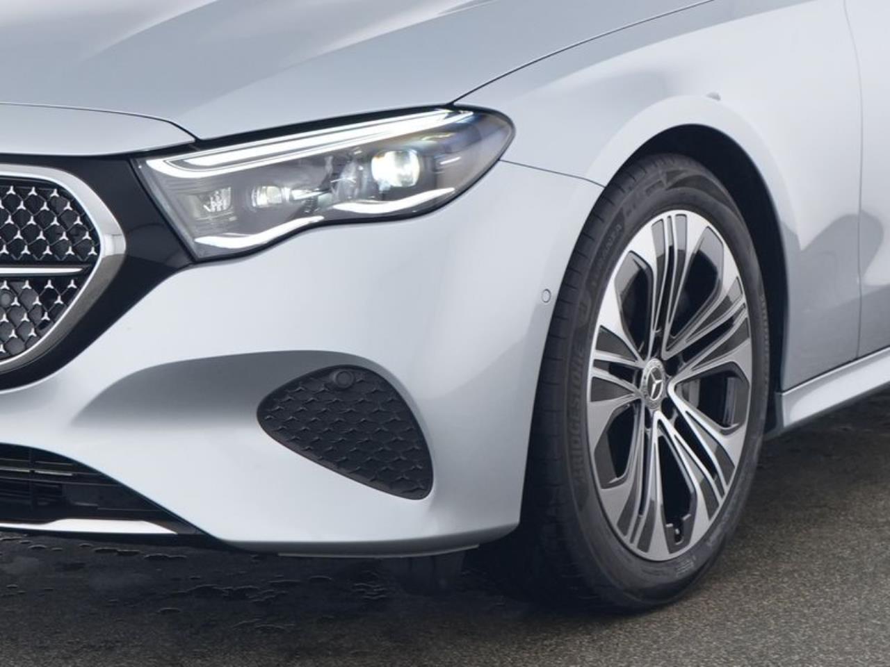 Mercedes-Benz E 300 e T Avantgarde Distronic 360° AHK Memory