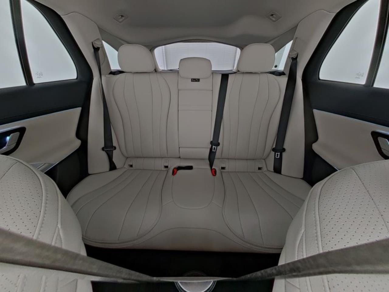 Mercedes-Benz E 300 e T Avantgarde Distronic 360° AHK Burmester