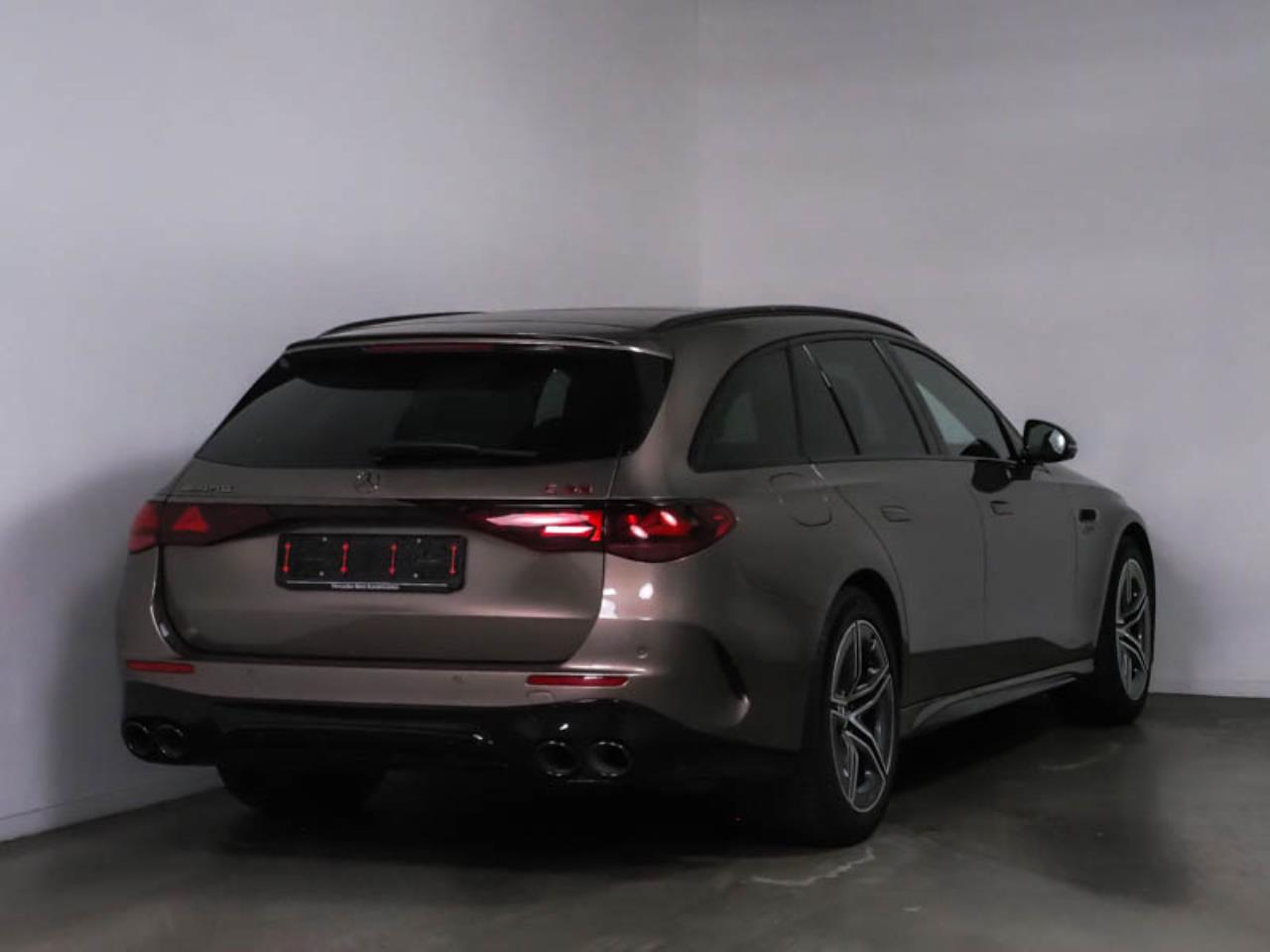 Mercedes-Benz E 53 AMG HYBRID 4M+ T Night Burmester 360°