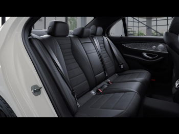 Mercedes-Benz E 300 de 4M AMG Night Burmester Panorama Kamera