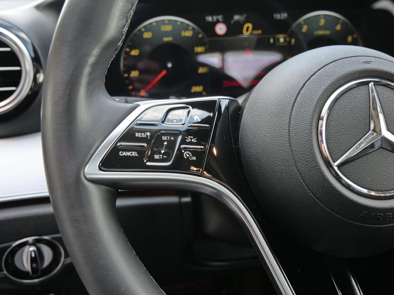 Mercedes-Benz E 300 de Avantgarde Schiebedach Distronic+ 360°