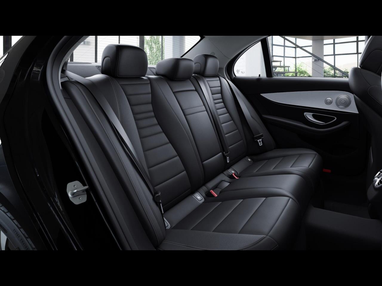 Mercedes-Benz E 300 de Avantgarde Schiebedach Distronic+ 360?