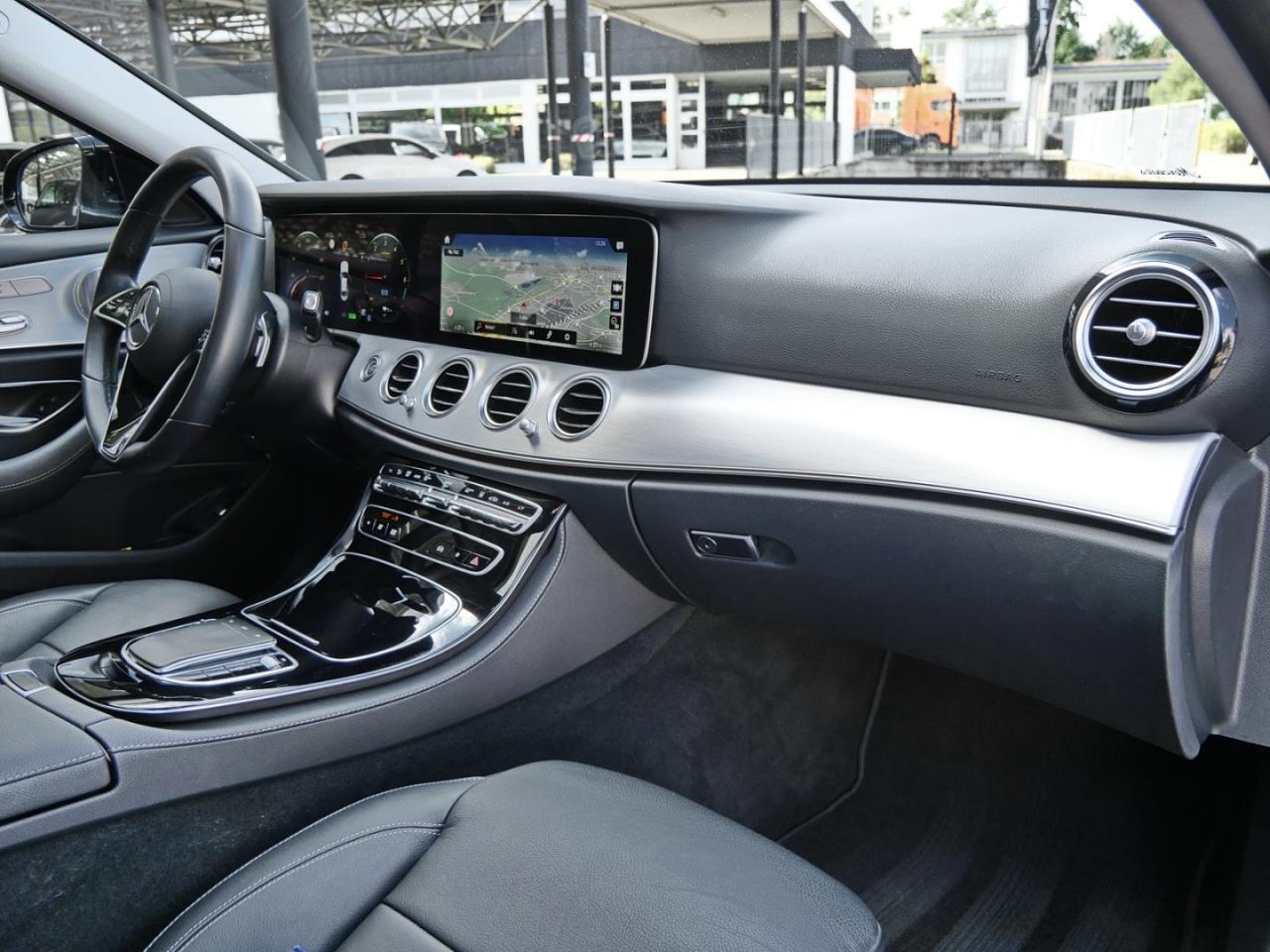Mercedes-Benz E 300 de Avantgarde Schiebedach Distronic+ 360°