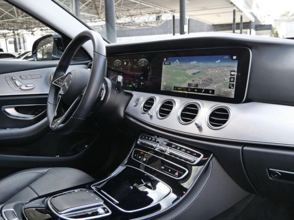 Mercedes-Benz E 300 de Avantgarde Schiebedach Distronic+ 360°