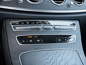Mercedes-Benz E 300 e 4M Limousine AMG MBUX Sitzklima Kamera