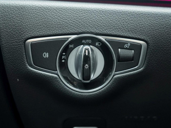 Mercedes-Benz E 450 4M AMG Distronic+ KeylessGo 360? Park