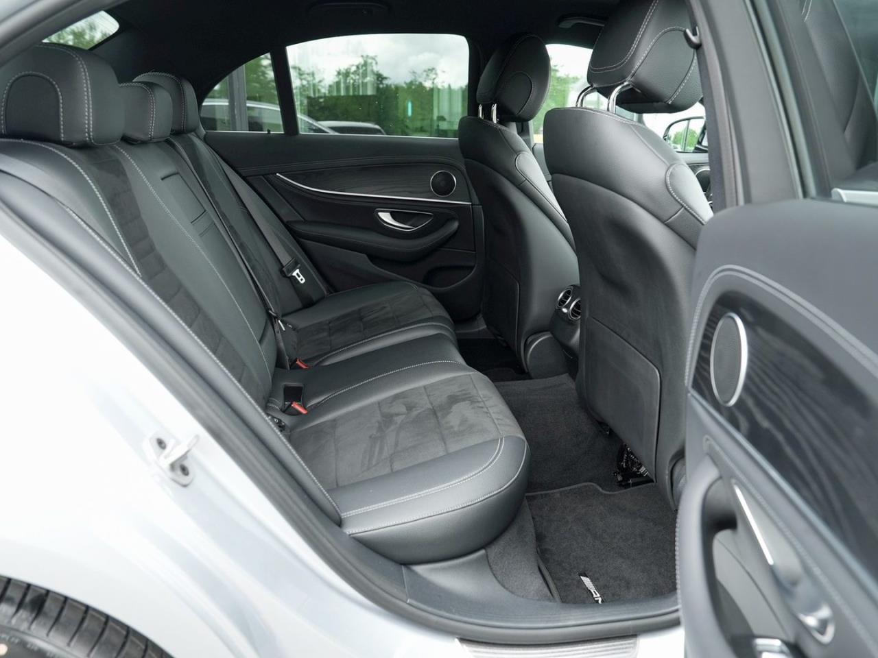Mercedes-Benz E 450 4M AMG Distronic+ KeylessGo 360? Park