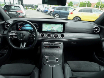 Mercedes-Benz E 450 4M AMG Distronic+ KeylessGo 360? Park
