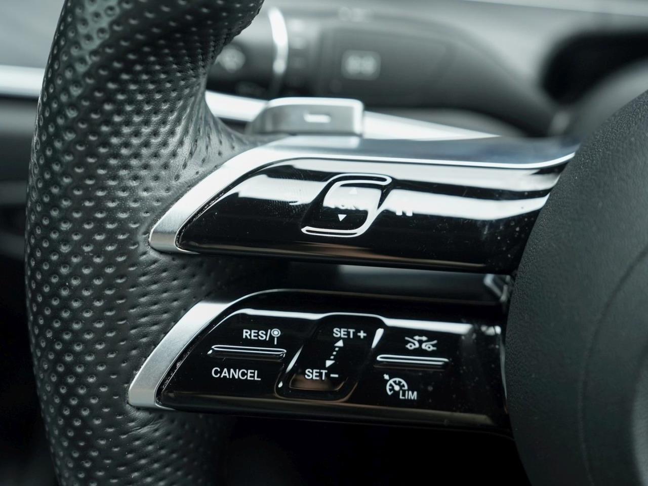 Mercedes-Benz E 450 4M AMG Distronic+ KeylessGo 360? Park