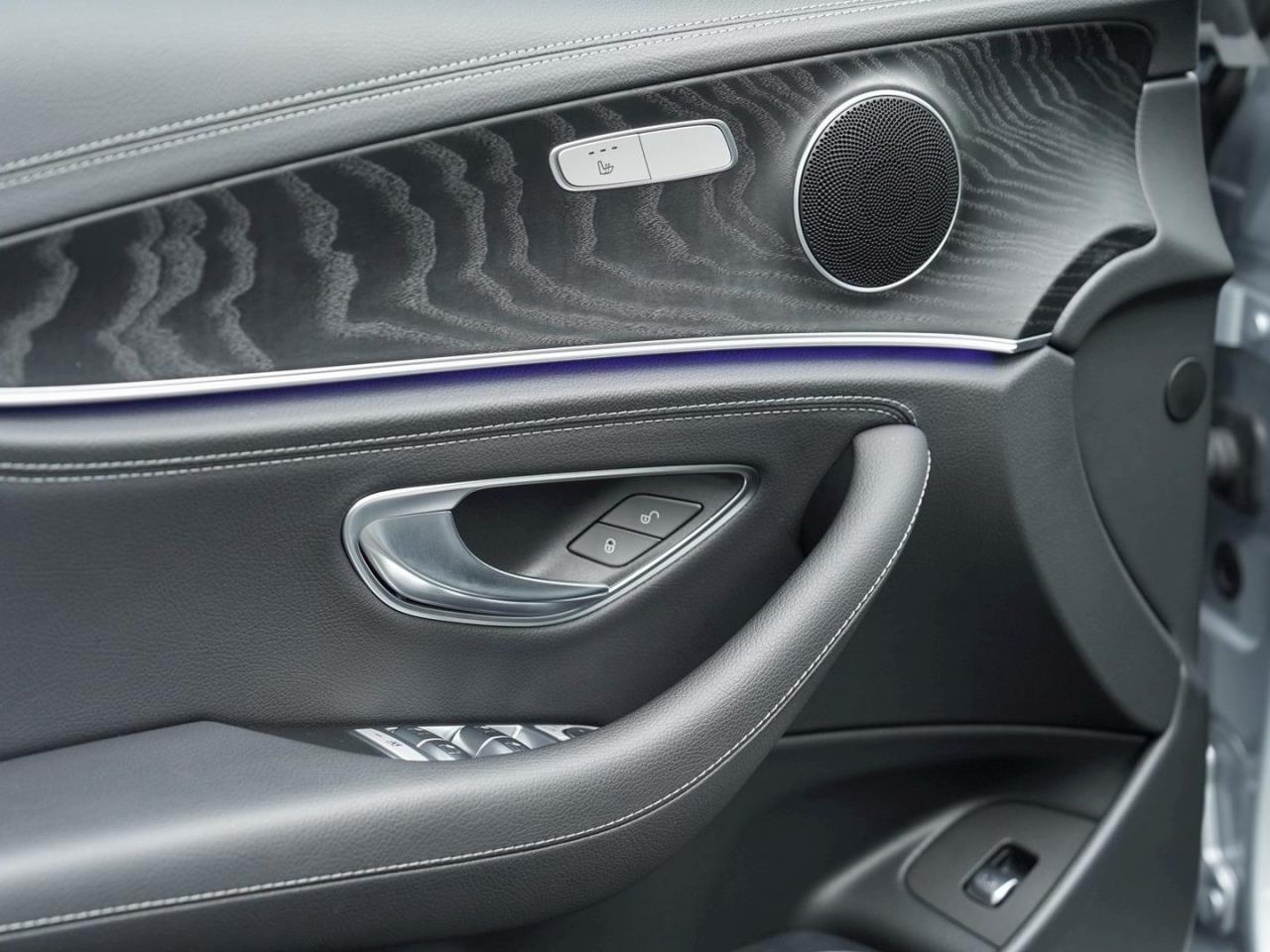 Mercedes-Benz E 450 4M AMG Distronic+ KeylessGo 360? Park