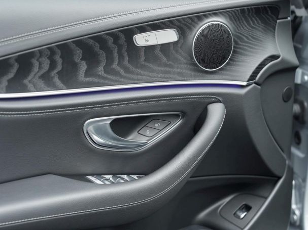 Mercedes-Benz E 450 4M AMG Distronic+ KeylessGo 360° Park