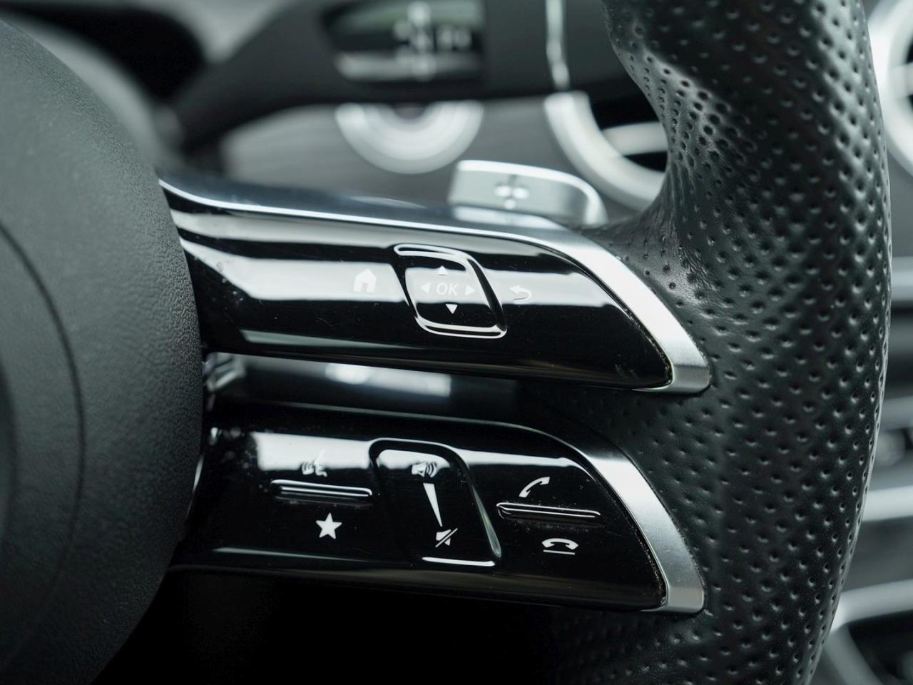 Mercedes-Benz E 450 4M AMG Distronic+ KeylessGo 360? Park