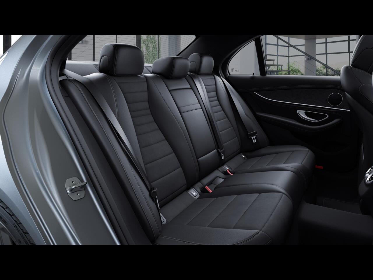 Mercedes-Benz E 450 4M AMG Distronic+ KeylessGo 360° Park