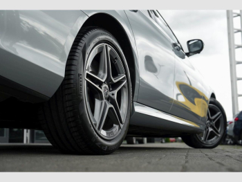 Mercedes-Benz E 450 4M AMG Distronic+ KeylessGo 360? Park