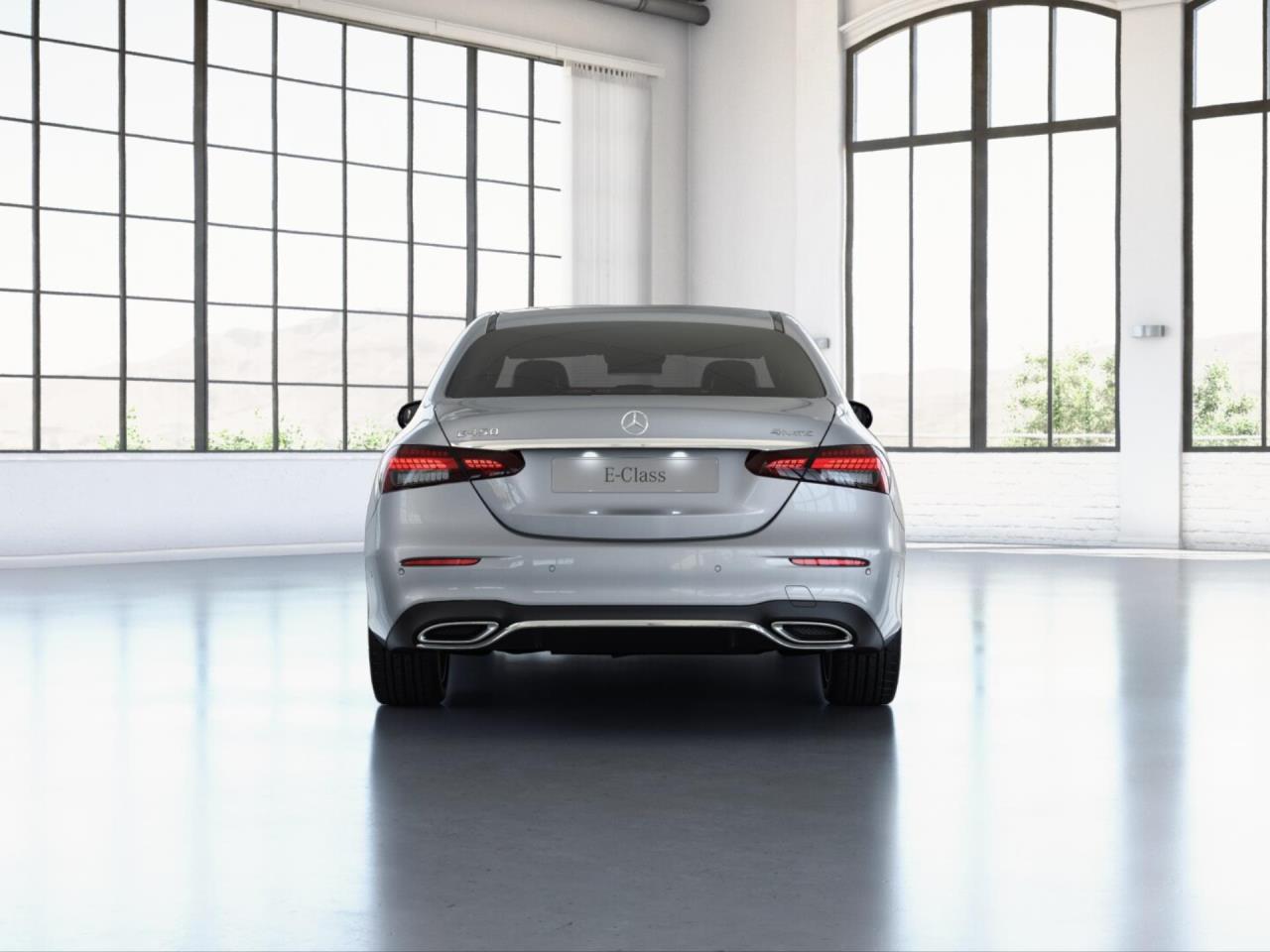 Mercedes-Benz E 450 4M AMG Distronic+ KeylessGo 360° Park