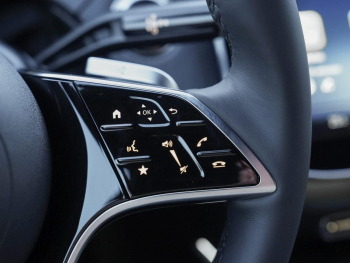 Mercedes-Benz E 200 d Limousine Avantgarde Distronic Kamera