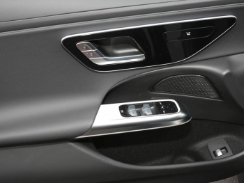 Mercedes-Benz E 200 d Limousine Avantgarde Distronic Kamera