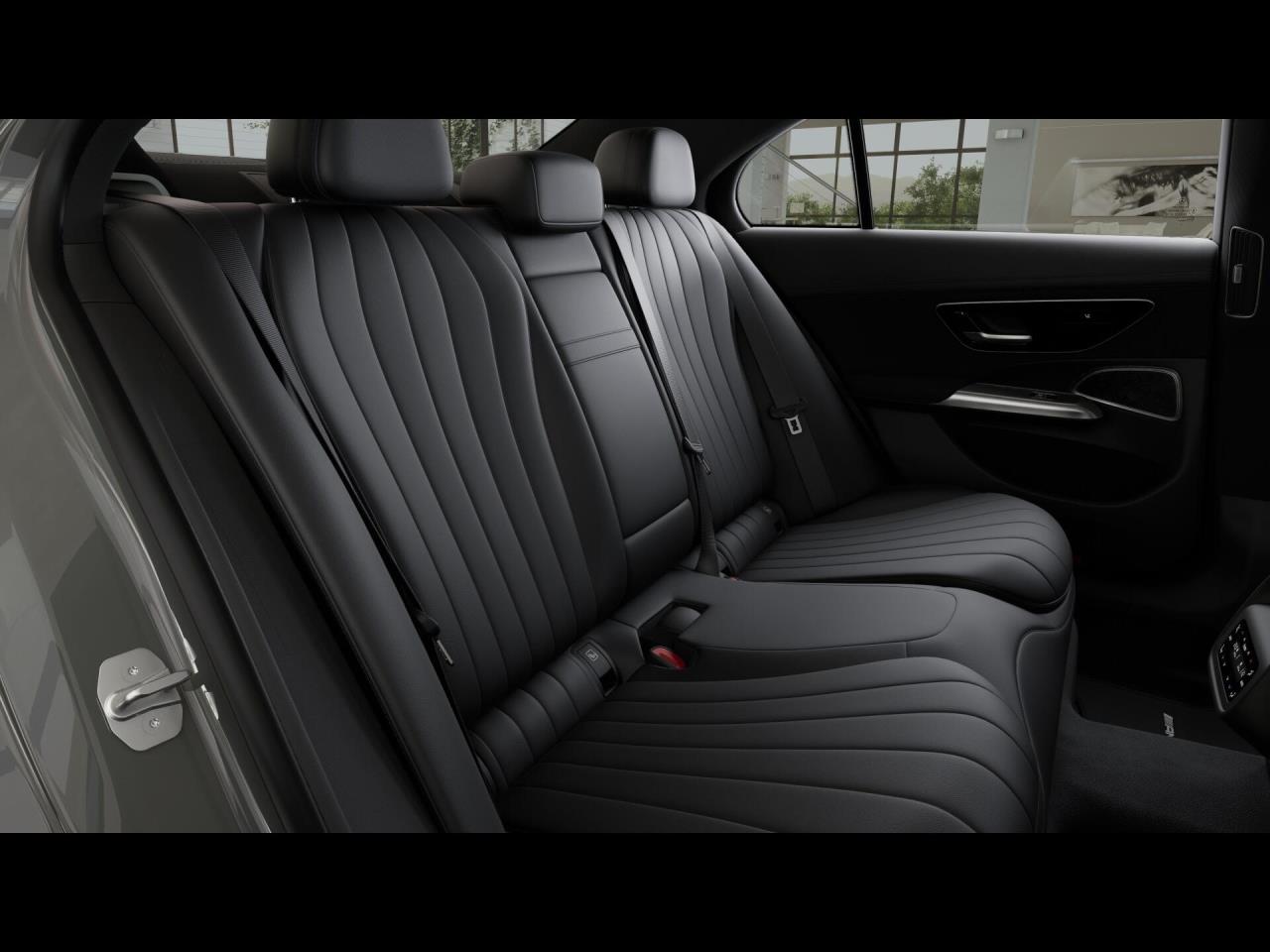 Mercedes-Benz E 220 d  AMG Night Panorama Standhzg Distronic