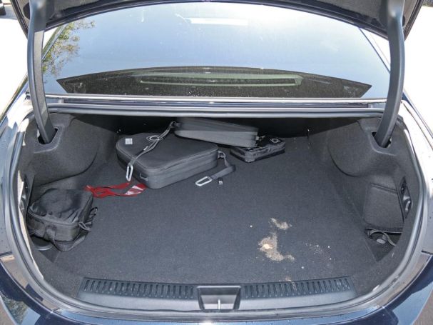 Mercedes-Benz E 300 de 4M Avantgarde Distronic Memory 360°