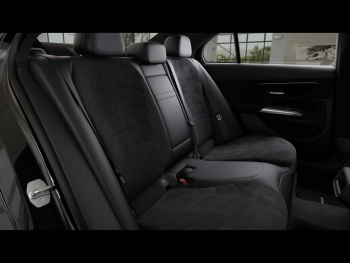 Mercedes-Benz E 300 de 4M AMG Night Distronic Panorama Kamera