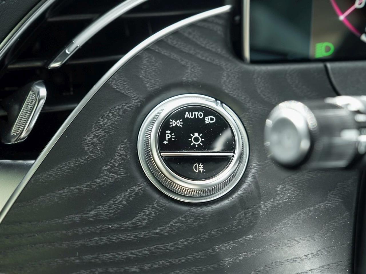 Mercedes-Benz E 300 de 4M AMG Night Distronic Panorama Kamera