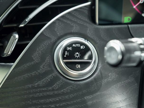 Mercedes-Benz E 300 de 4M AMG Night Distronic Panorama Kamera