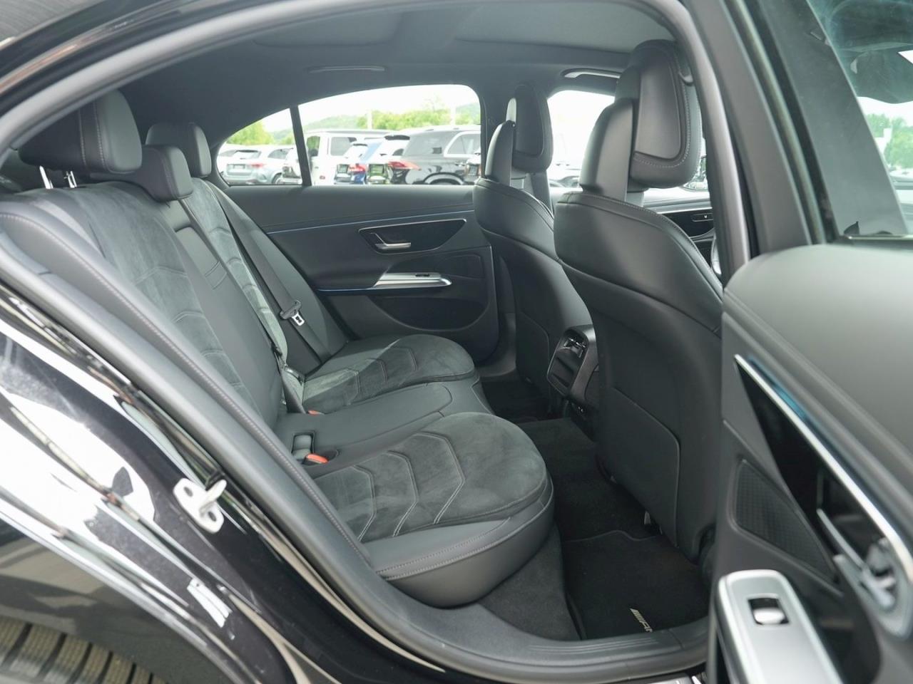 Mercedes-Benz E 300 de 4M AMG Night Distronic Panorama Kamera
