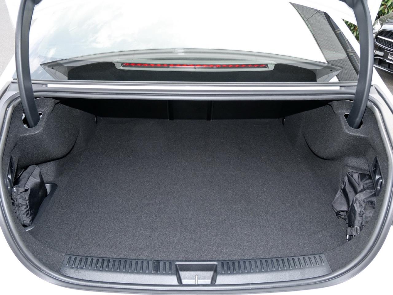 Mercedes-Benz E 300 de Avantgarde Sitzklima NP 95.004 360°