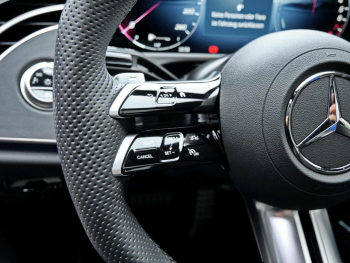 Mercedes-Benz E 300 e AMG Night Panorama Distronic+ Kamera