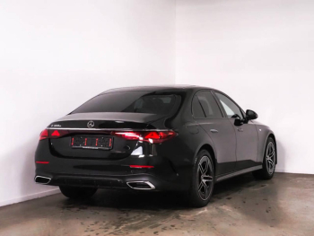 Mercedes-Benz E 300 e AMG Night Panorama Distronic+ Kamera