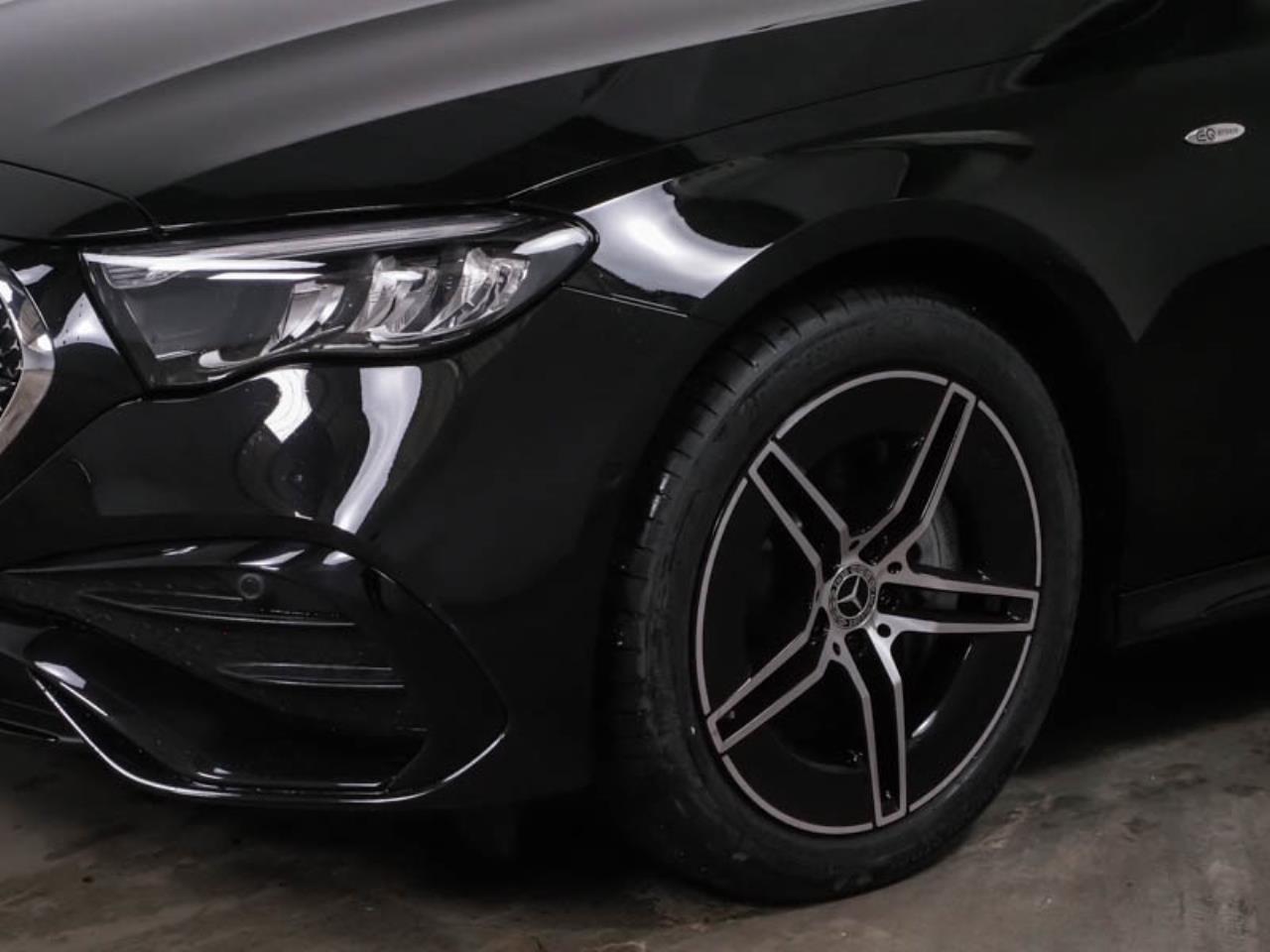 Mercedes-Benz E 300 e AMG Night Panorama Distronic+ Kamera