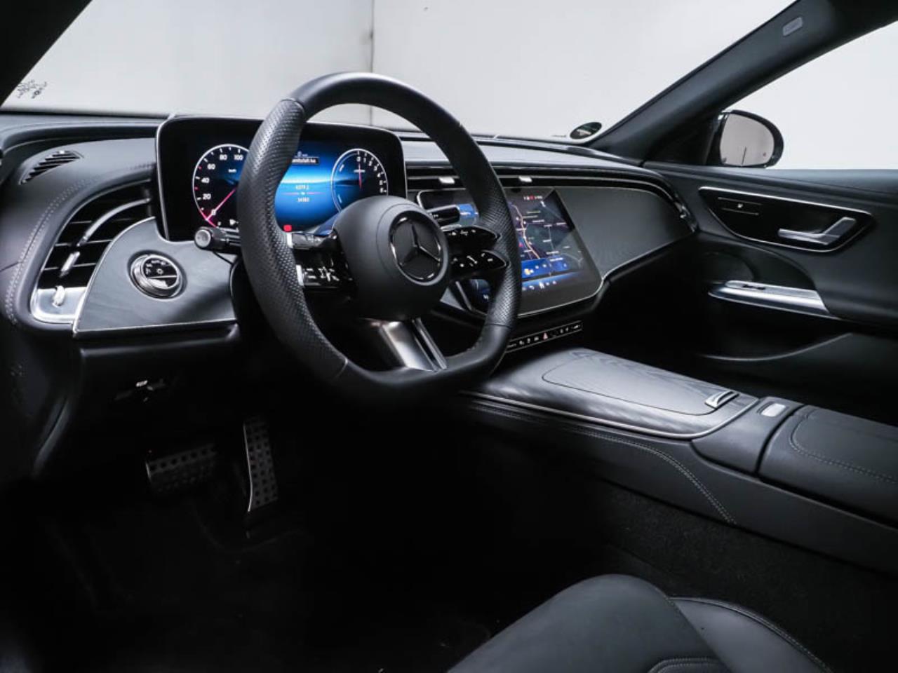 Mercedes-Benz E 300 e AMG Night Panorama Distronic+ Kamera