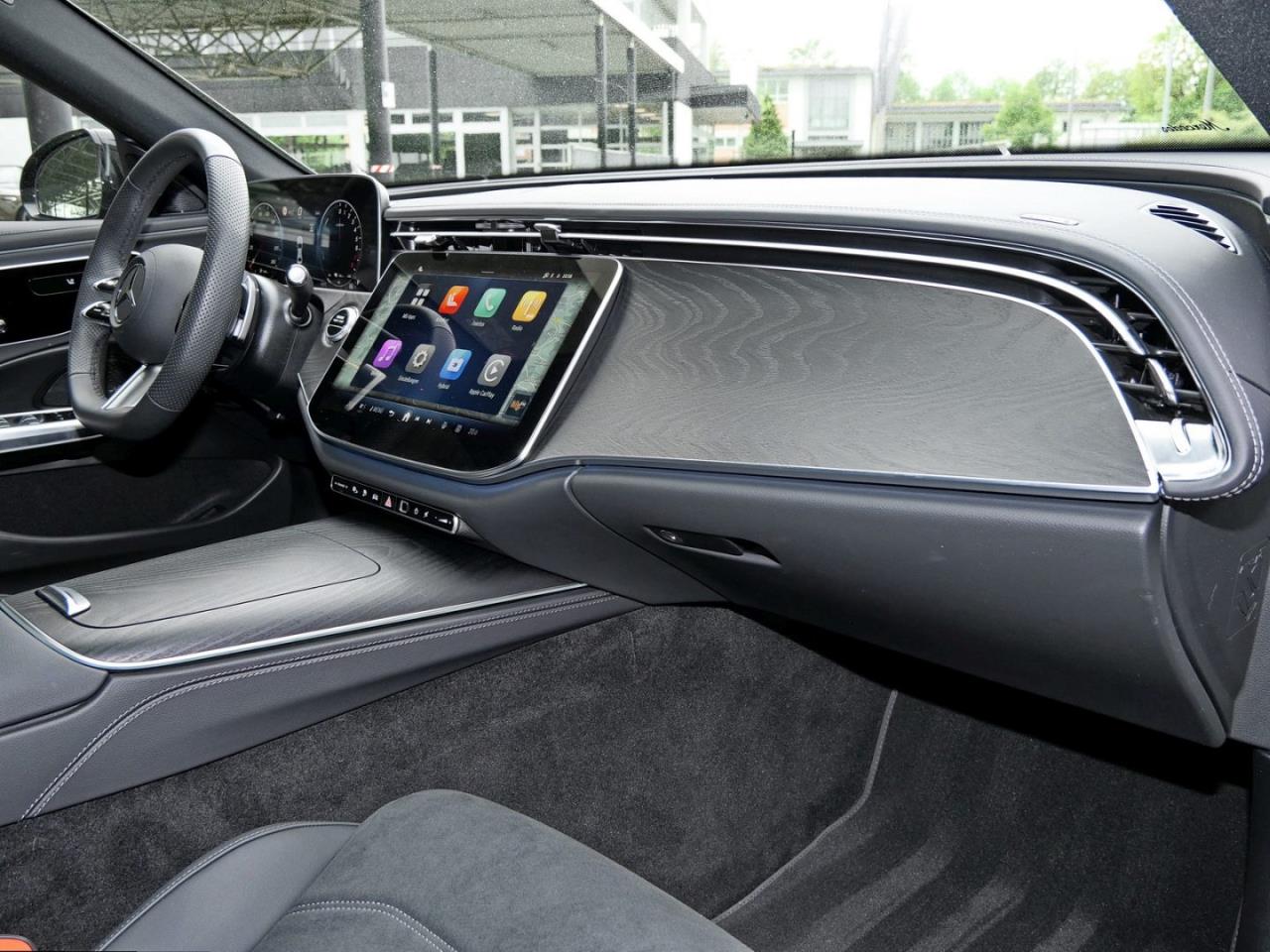 Mercedes-Benz E 300 e AMG Night Panorama Distronic+ Kamera