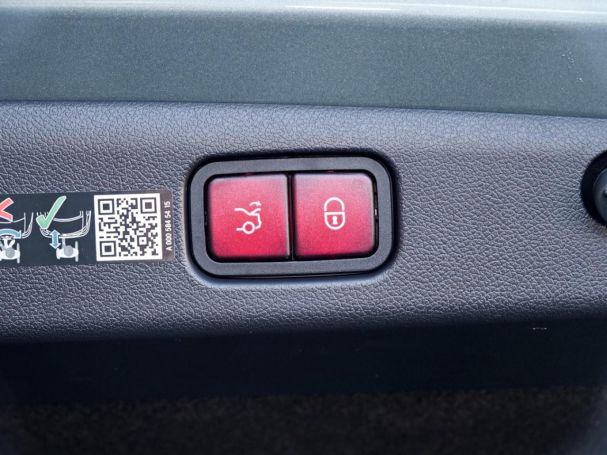 Mercedes-Benz E 400 e 4M AMG Night Panorama Distronic 360° AHK