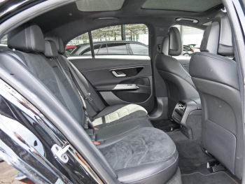 Mercedes-Benz E 450 d 4M AMG Distronic Panorama 360° AHK