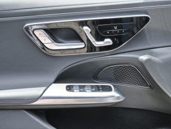 Mercedes-Benz E 450 d 4M AMG Distronic Panorama 360° AHK