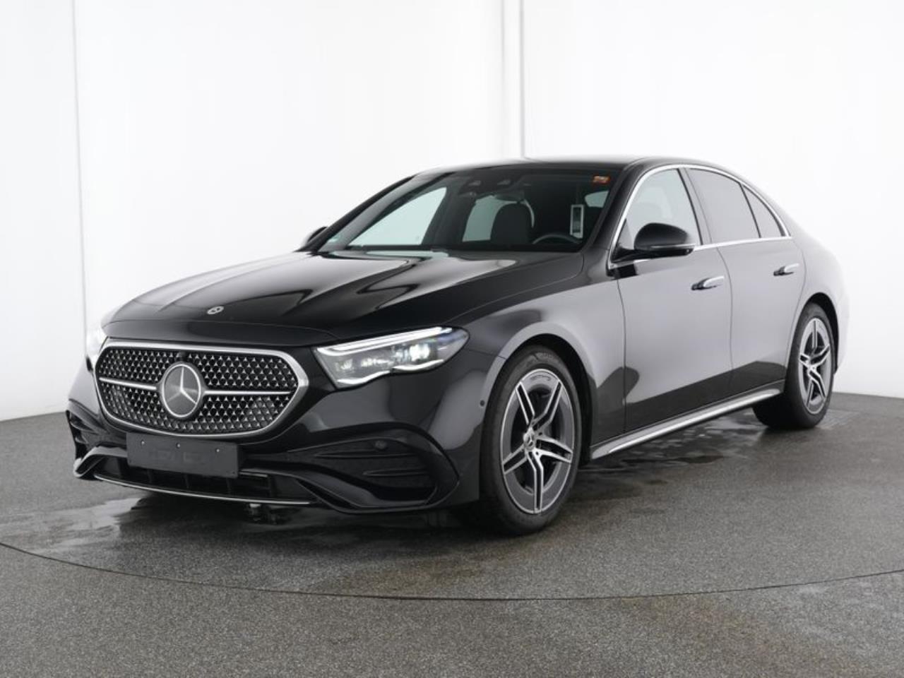Mercedes-Benz E 450 d 4M AMG Distronic Panorama 360° AHK