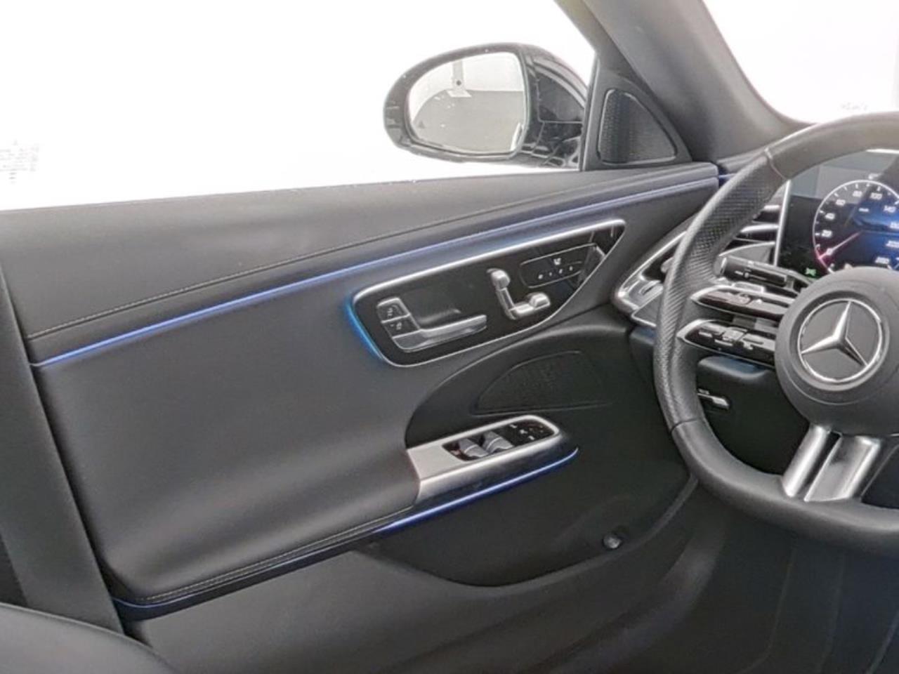 Mercedes-Benz E 450 d 4M AMG Distronic Panorama 360° AHK