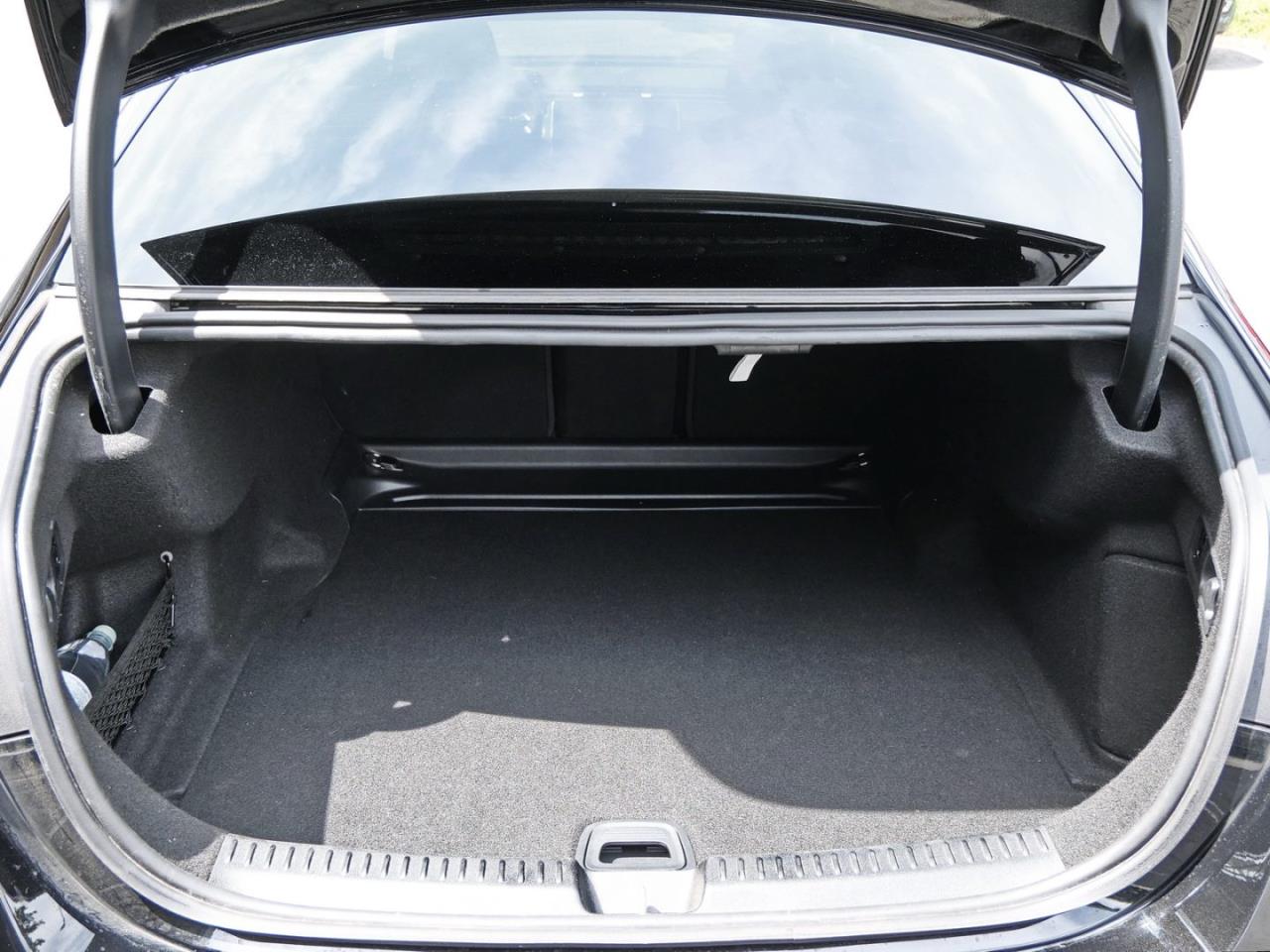 Mercedes-Benz E 450 d 4M AMG Distronic Panorama 360° AHK