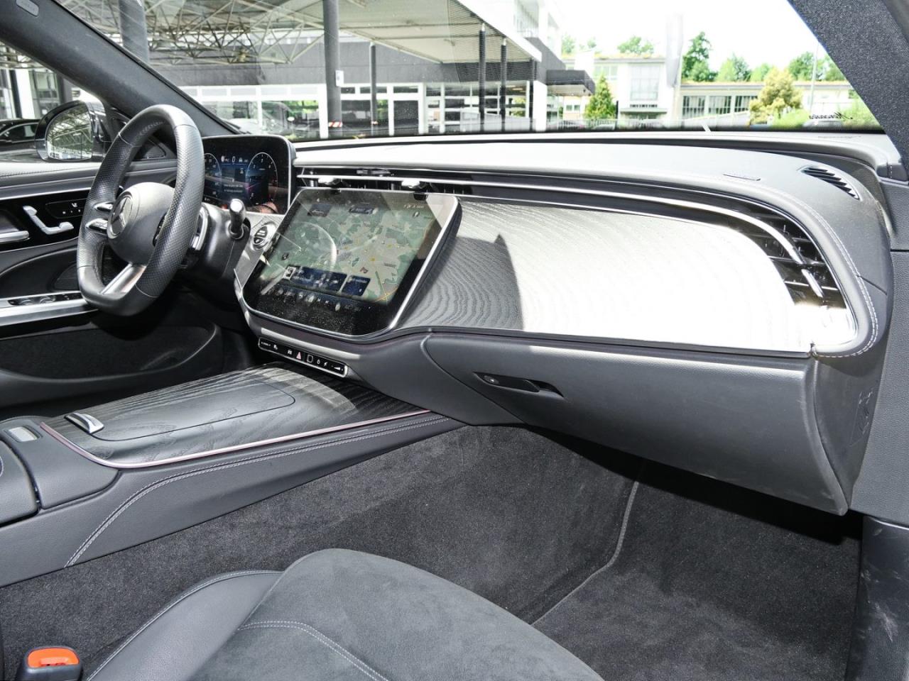 Mercedes-Benz E 450 d 4M AMG Distronic Panorama 360° AHK