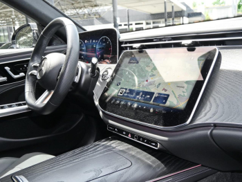 Mercedes-Benz E 450 d 4M AMG Distronic Panorama 360° AHK