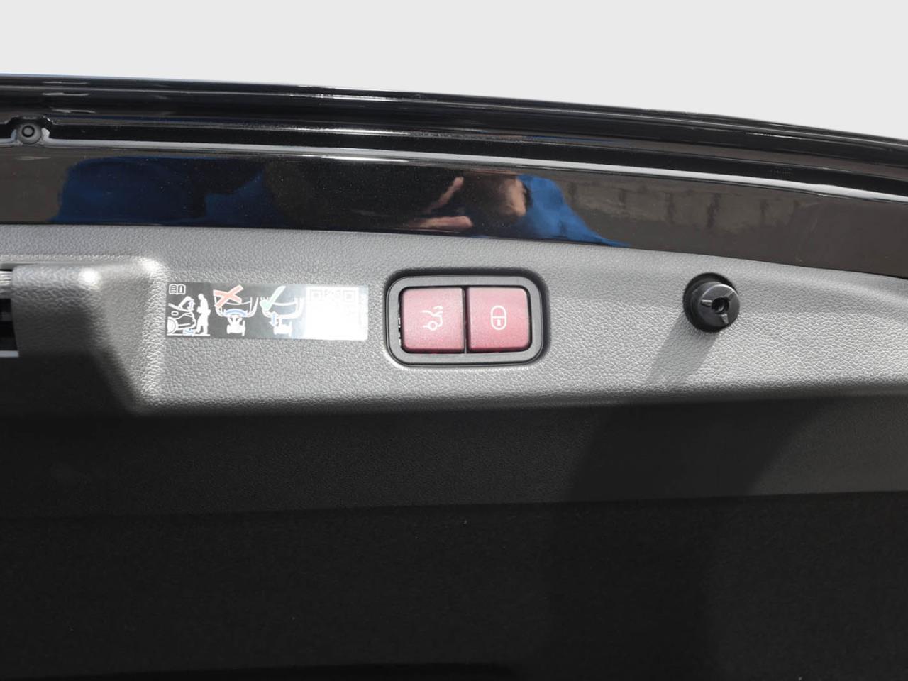 Mercedes-Benz E 450 d 4MATIC Limousine AMG Night Panorama AHK