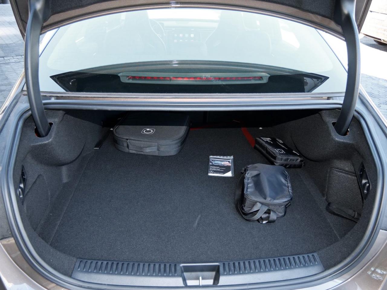 Mercedes-Benz E 53 AMG Hybrid 4M+ Performance Sitze NP 124.736