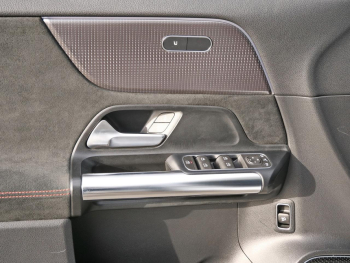 Mercedes-Benz EQA 250 AMG Panorama Distronic Head-Up 360°