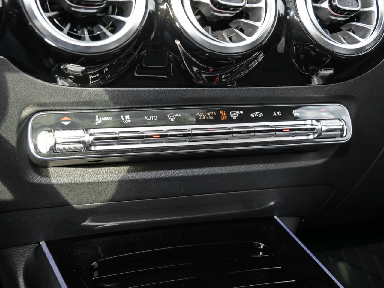 Mercedes-Benz EQA 250 AMG Panorama Distronic Head-Up 360°